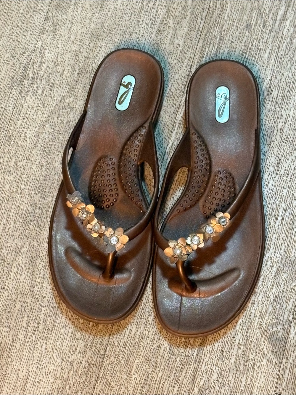 OKA B BROWN FLORAL FLIP FLOP SANDALS SIZE L